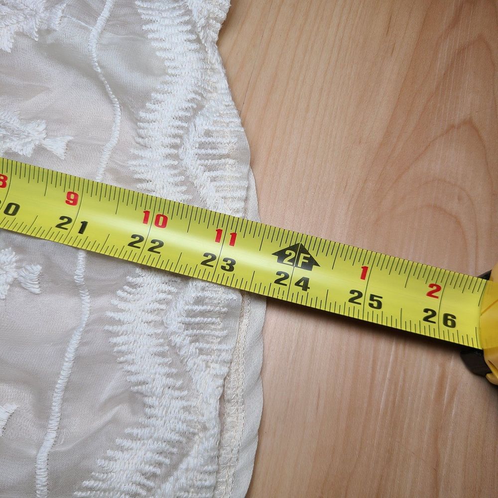 ASTR White Crochet Blouse Women Size Large - Picture 4 of 5